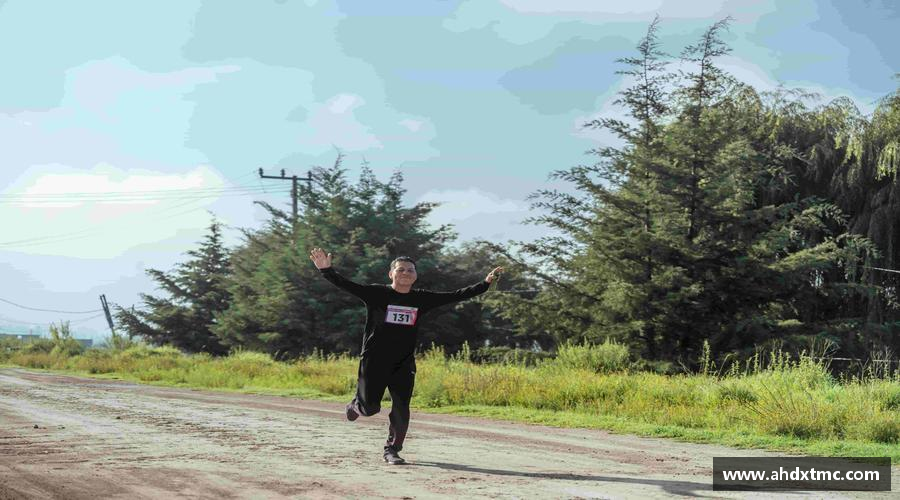 乐动LDSports综合体育超越极限，勇往直前！